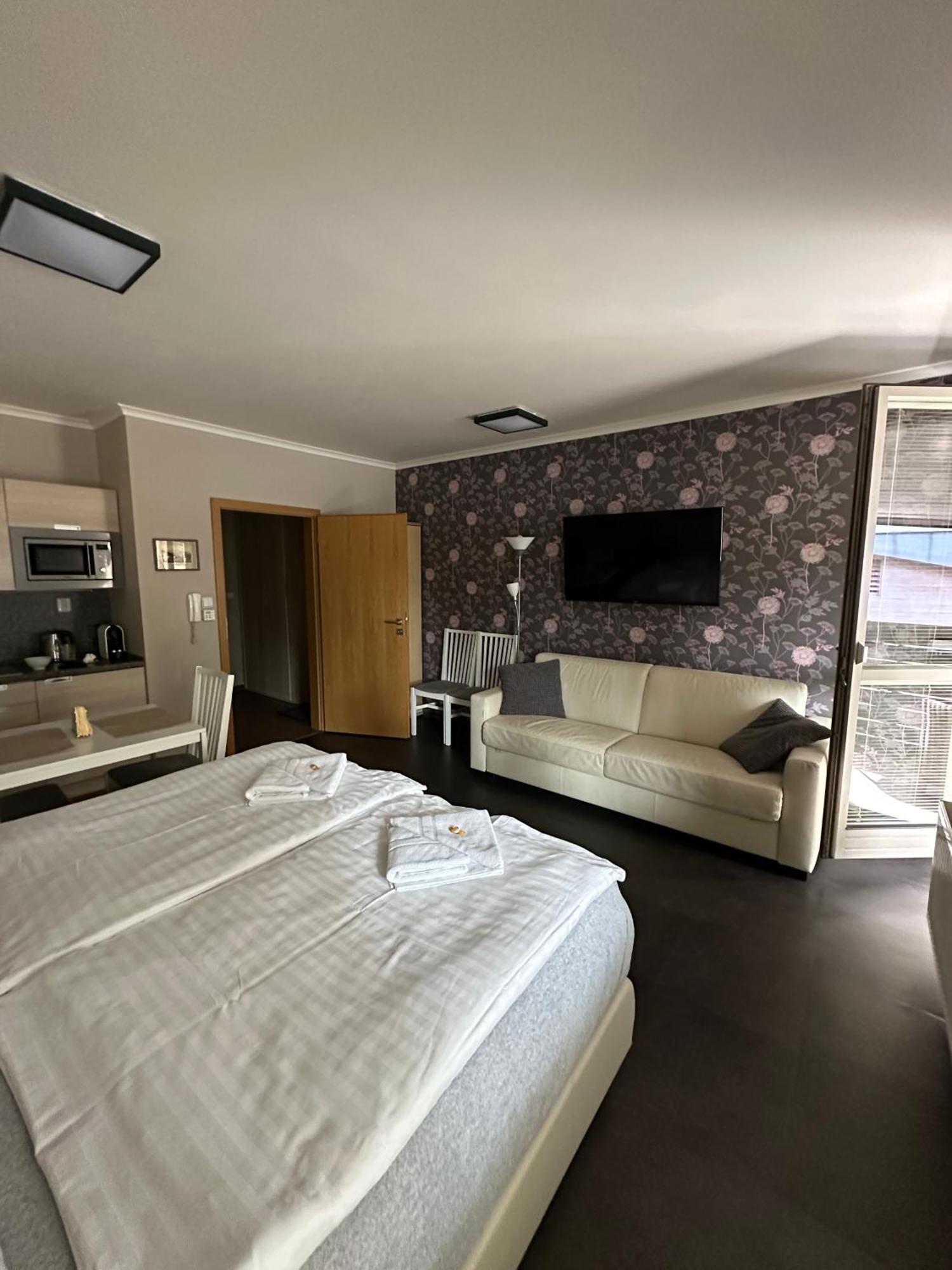 Harrachov Resident Apartments "Terrace & Chill" - High Speed Wifi, Smart Tv, Netflix, Disney Plus エクステリア 写真